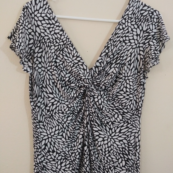 Short Sleeve Dress - Picture 3 of 5